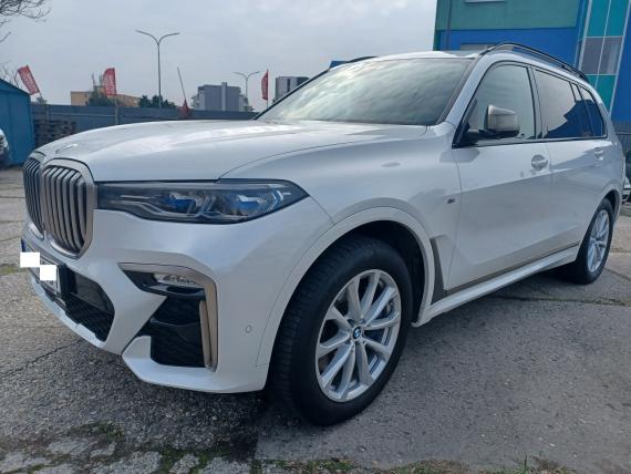 BMW X7 M50D