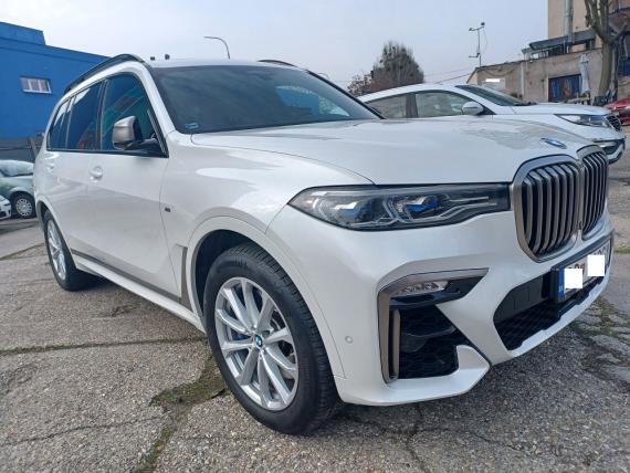 BMW X7 M50D