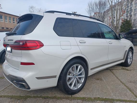 BMW X7 M50D