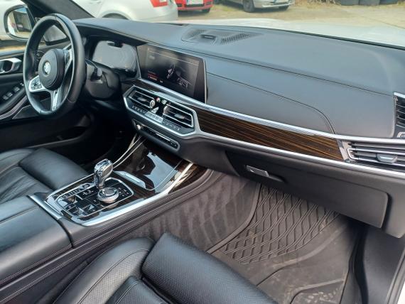 BMW X7 M50D