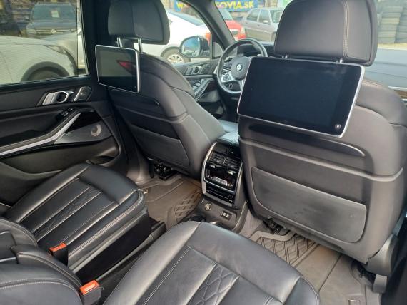 BMW X7 M50D