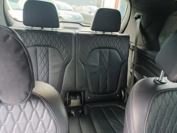 BMW X7 M50D
