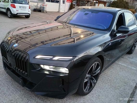 BMW 740d xDrive Sedan