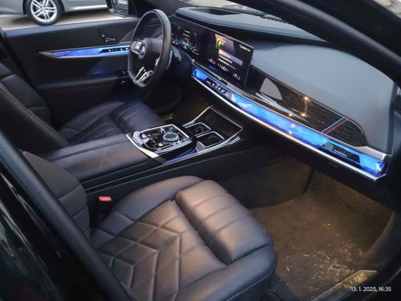 BMW 740d xDrive Sedan