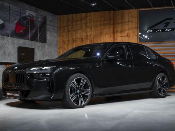 BMW 740d xDrive Sedan