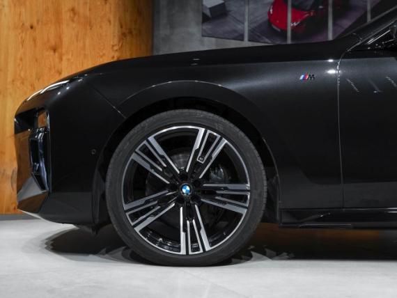 BMW 740d xDrive Sedan