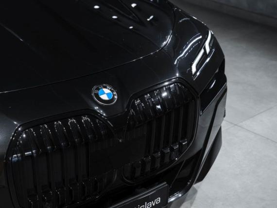 BMW 740d xDrive Sedan