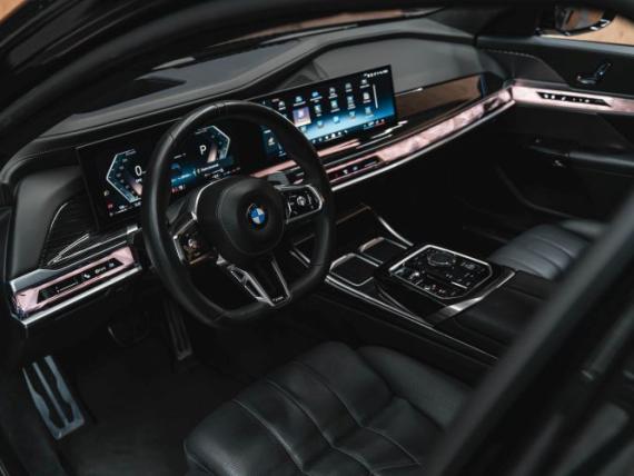BMW 740d xDrive Sedan