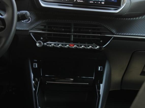 PEUGEOT e-2008 GT Pack 136k 