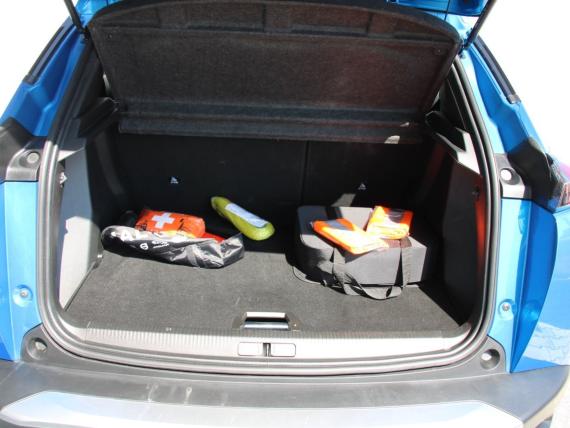 PEUGEOT e-2008 GT Pack 136k 